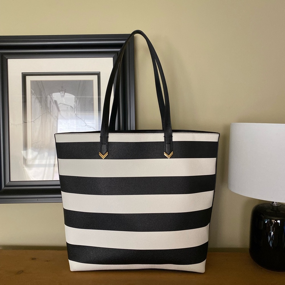 ⭐️HP⭐️ NWT STELLA & DOT Fillmore Tote With Tassel🖤 - Picture 5 of 11
